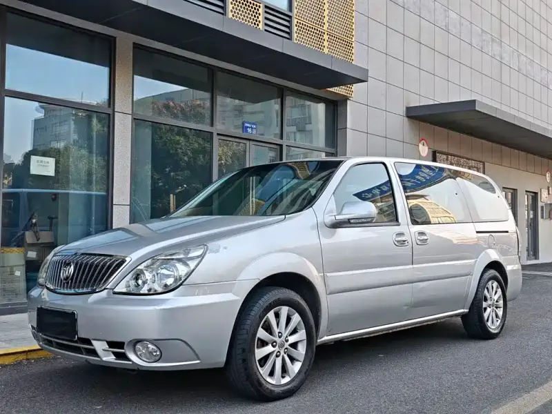 Buick GL8, 2015