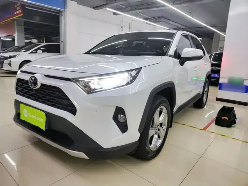 Toyota RAV4, 2023