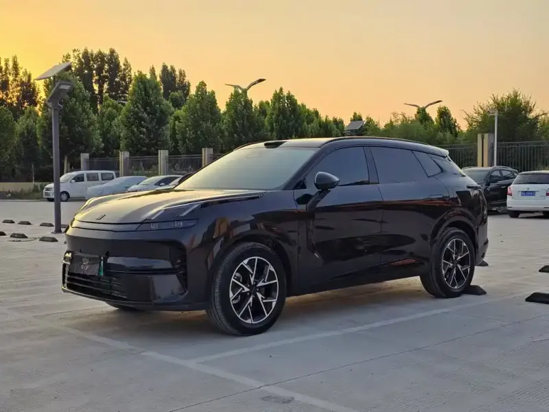 Lynk & Co 08 EM-P, 2025