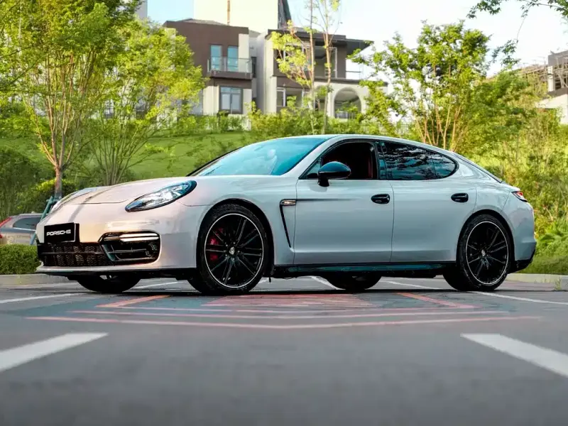 Porsche Panamera, 2010