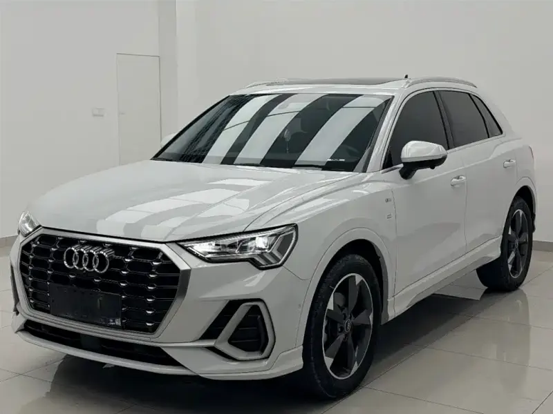Audi Q3, 2022