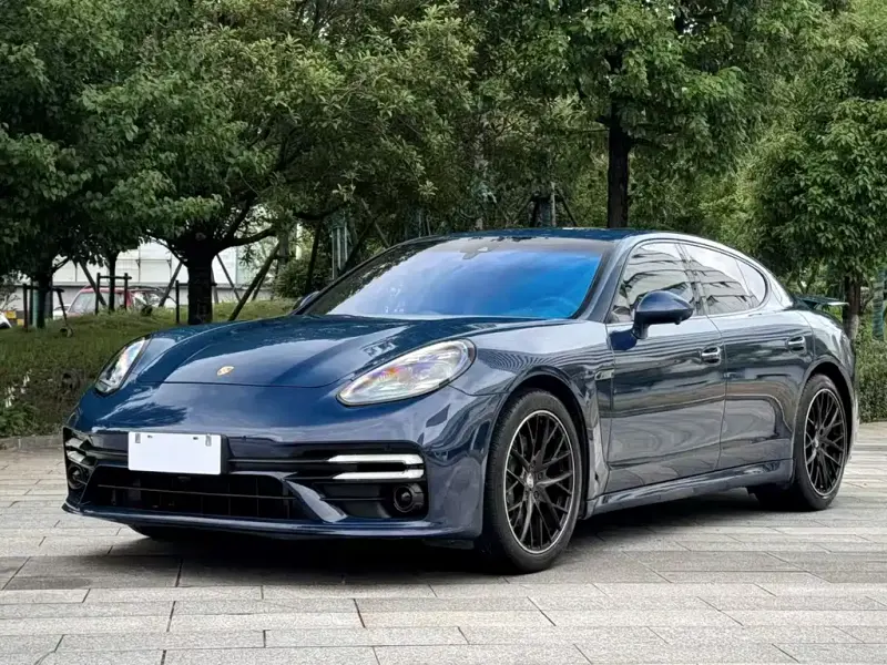 Porsche Panamera, 2015
