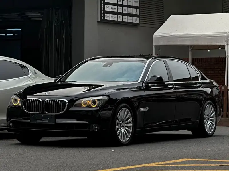 BMW 7 Series, 2011