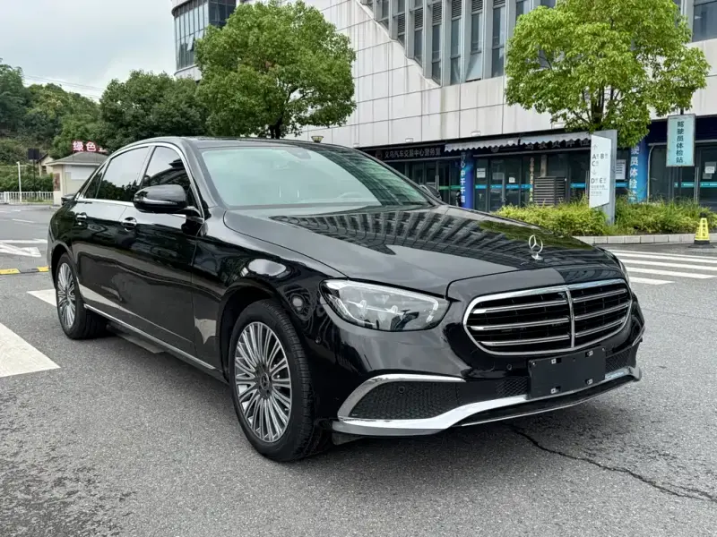 Mercedes-Benz E-Class, 2023 — фото 1