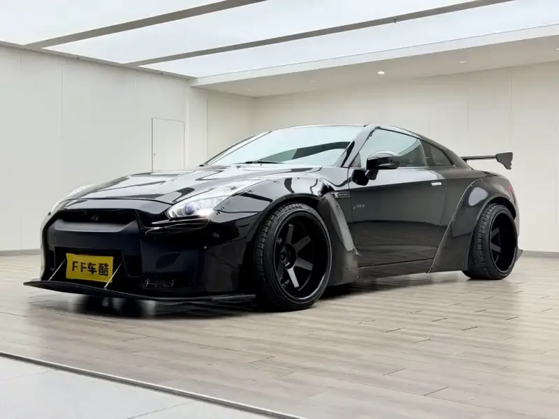 Nissan GT-R, 2010