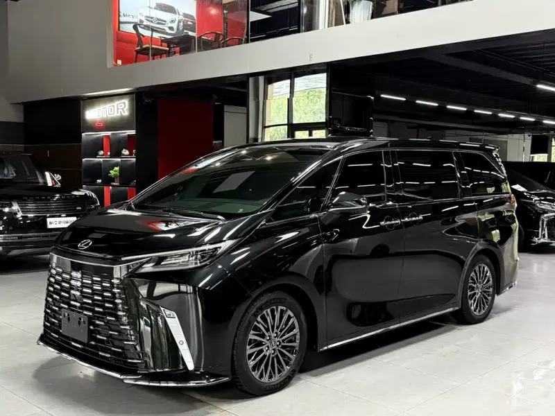 Lexus LM, 2024