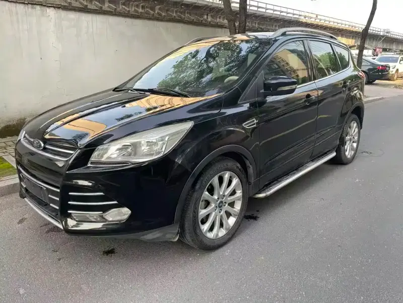 Ford Kuga, 2013
