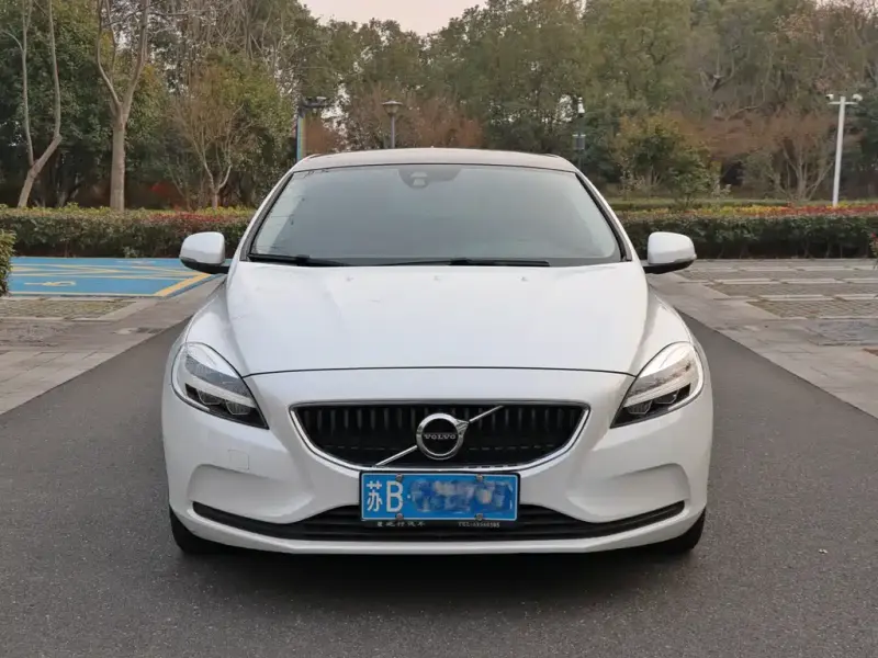 Volvo V40, 2018
