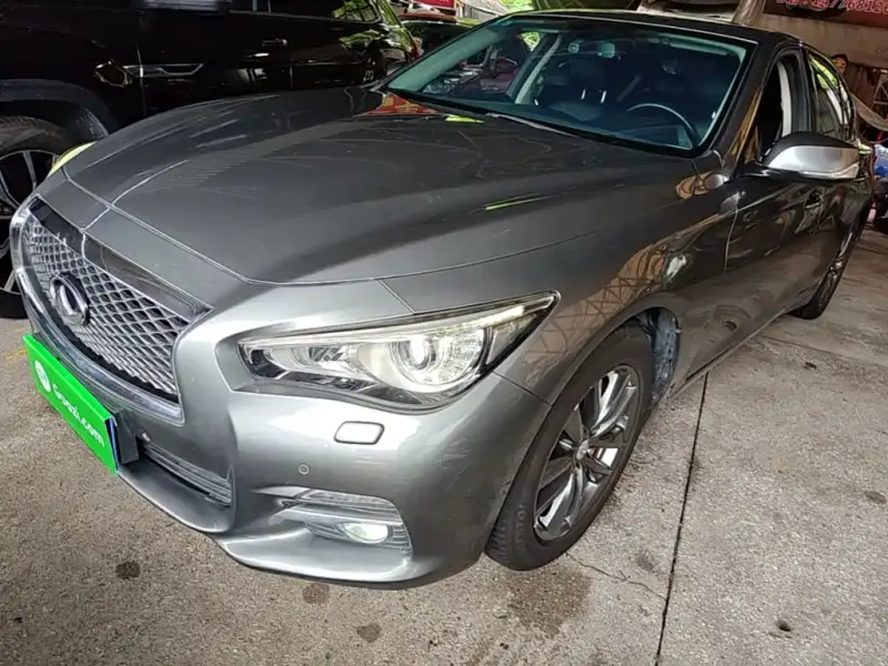 Infiniti Q50L, 2015