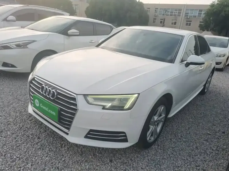 Audi A4L, 2018 — фото 1