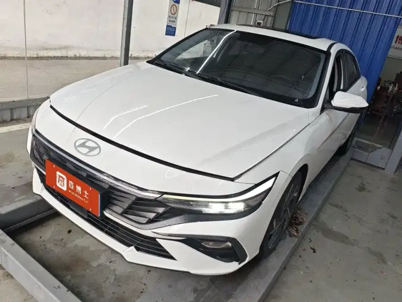 Hyundai Elantra, 2023 — фото 1