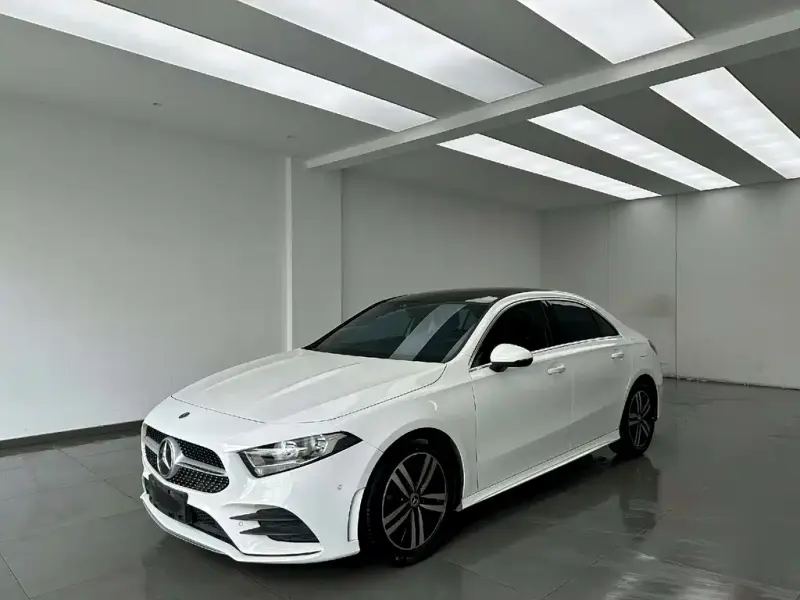 Mercedes-Benz A-Class, 2020 — фото 1