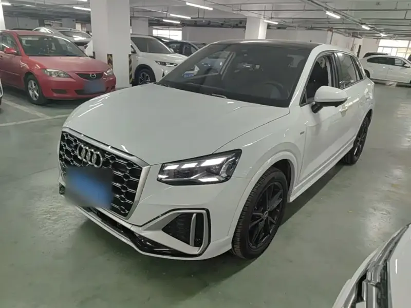 Audi Q2L, 2022