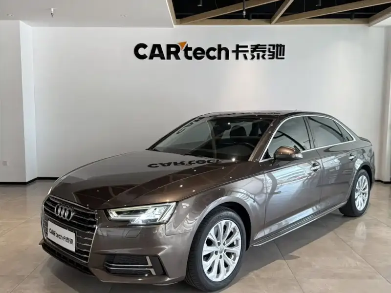 Audi A4L, 2019 — фото 1