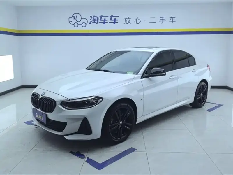 BMW 1 Series, 2022