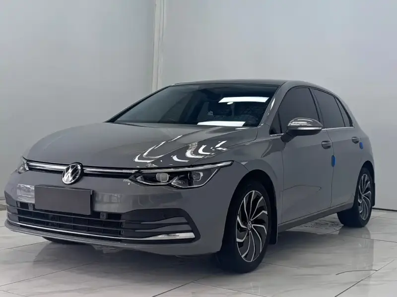Volkswagen Golf, 2022