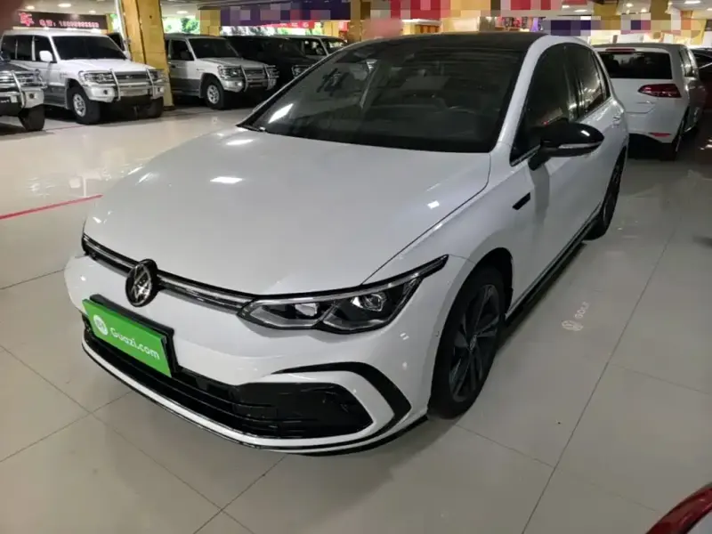 Volkswagen Golf, 2024