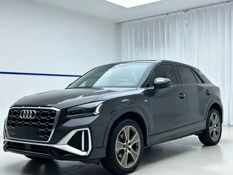 Audi Q2L, 2022