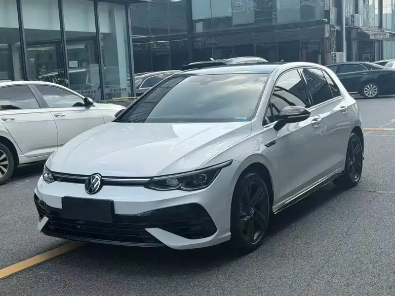 Volkswagen Golf, 2022