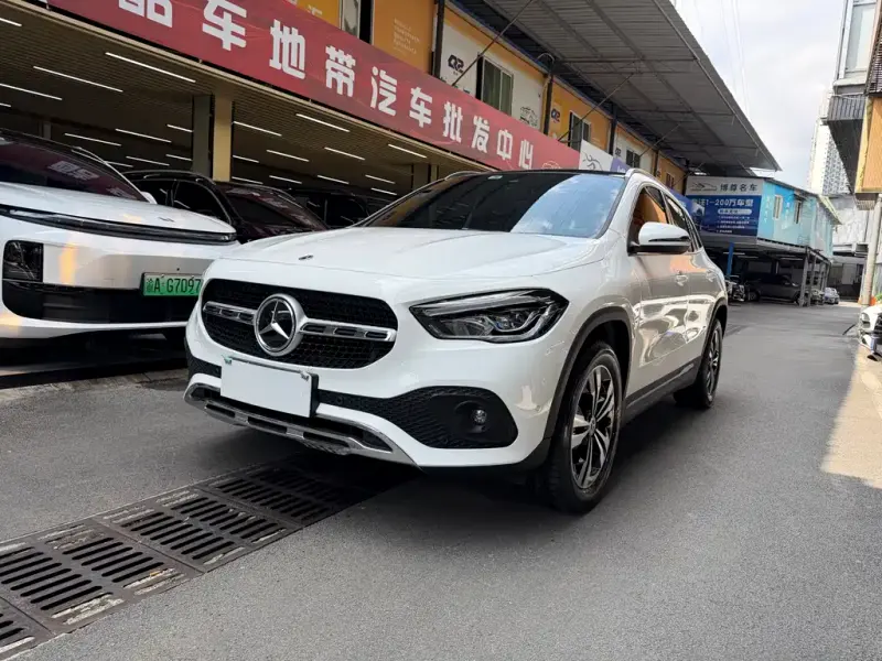 Mercedes-Benz GLA, 2023 — фото 1