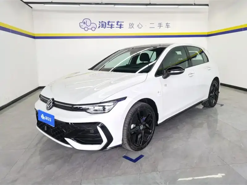 Volkswagen Golf, 2024