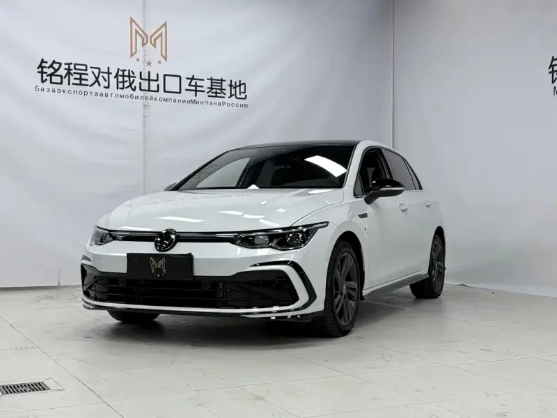 Volkswagen Golf, 2022
