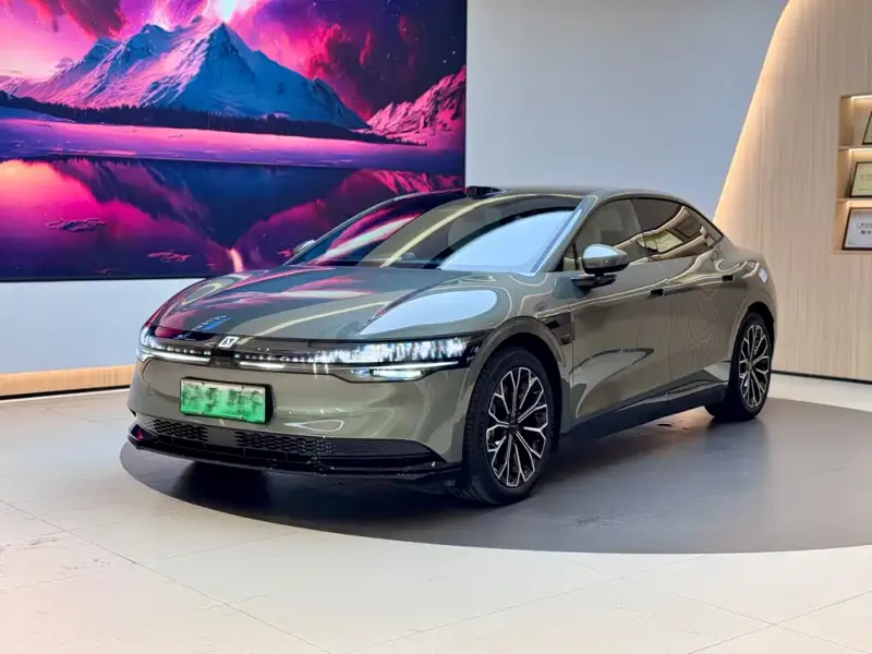 Zeekr 007, 2024