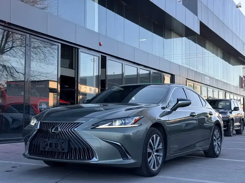Lexus ES, 2021