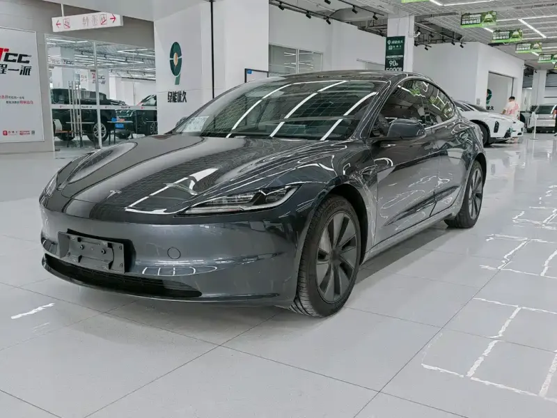 Tesla Model 3, 2025