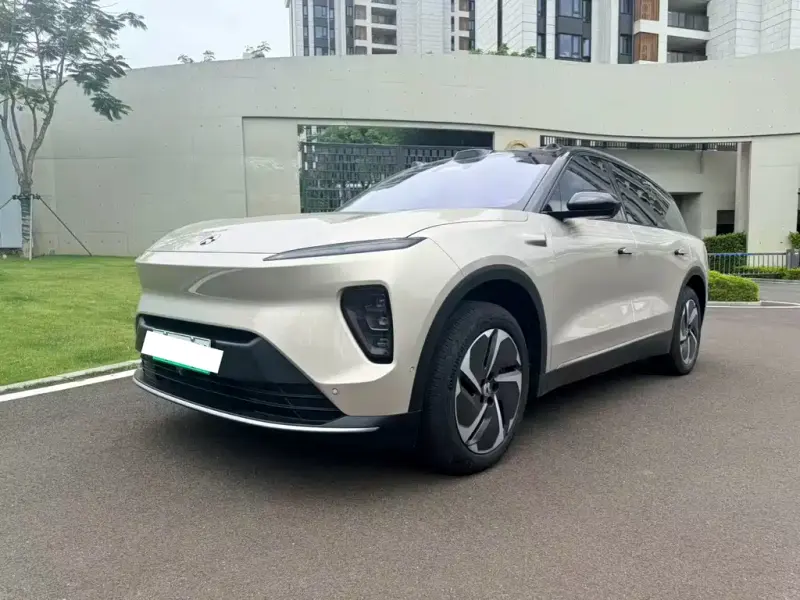 NIO ES8, 2025