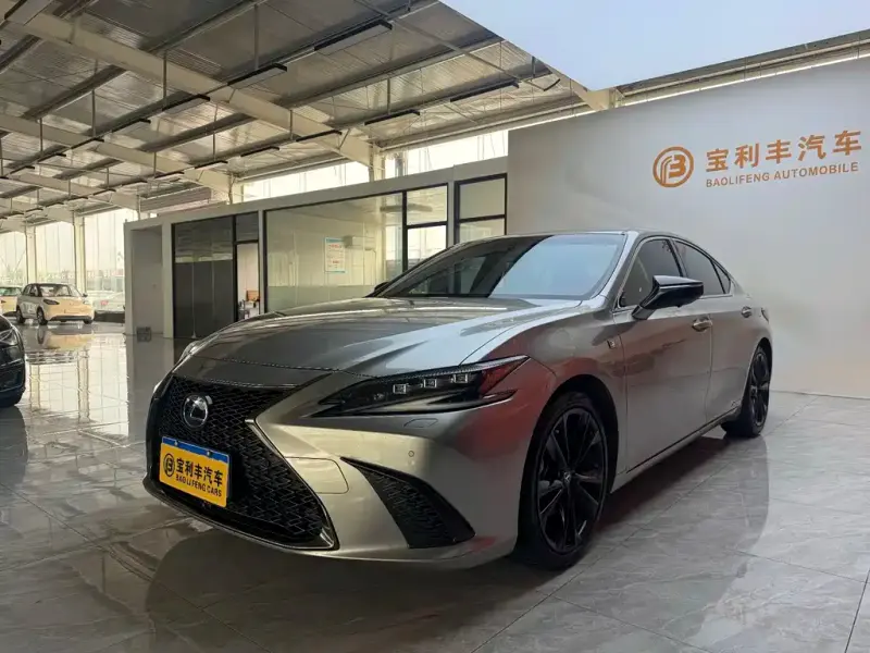 Lexus ES, 2021