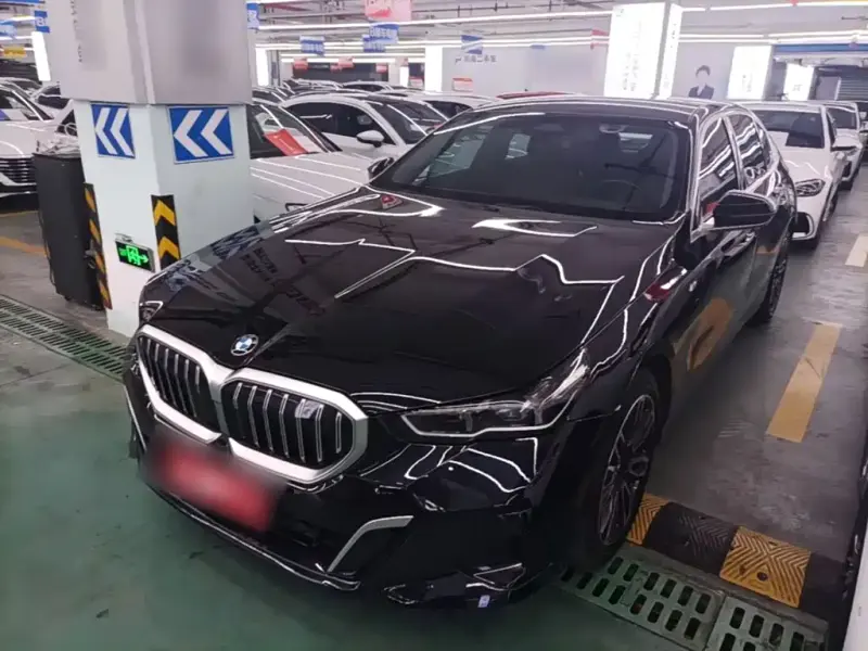 BMW 5 Series, 2025