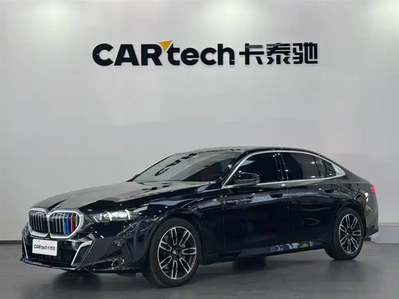 BMW 5 Series, 2025