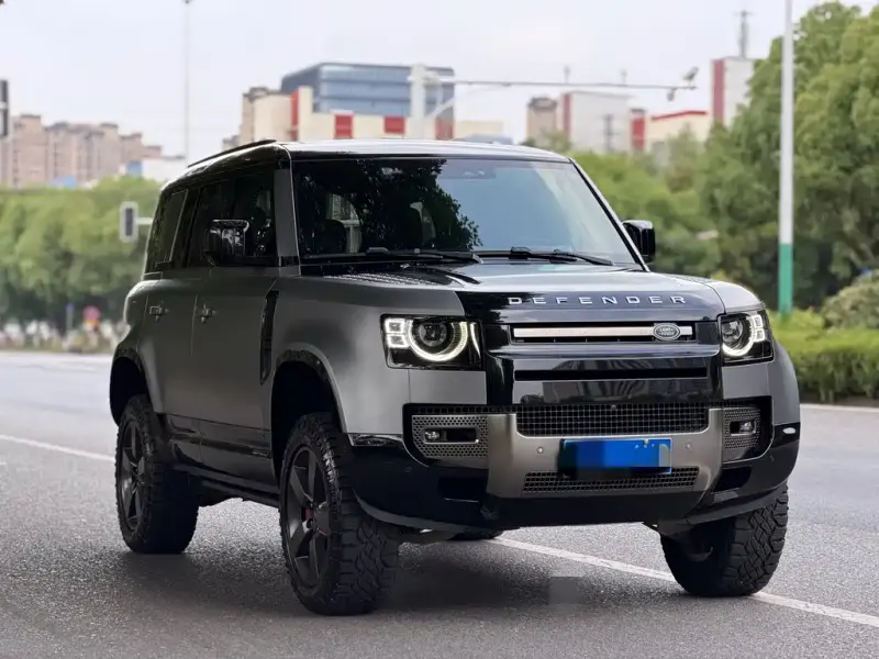 Land Rover Defender, 2023
