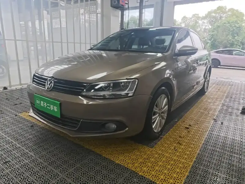 Volkswagen Sagitar, 2015