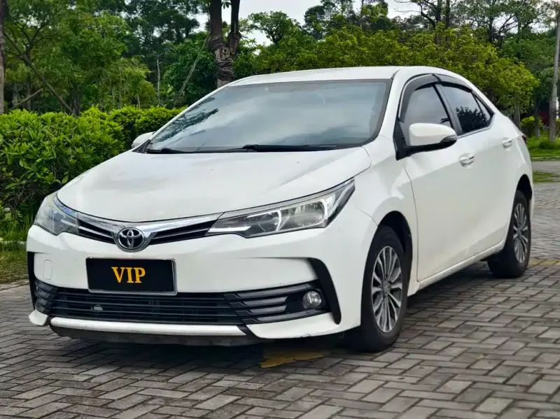 Toyota Corolla, 2018 — фото 1