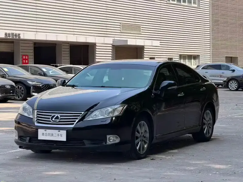 Lexus ES, 2011