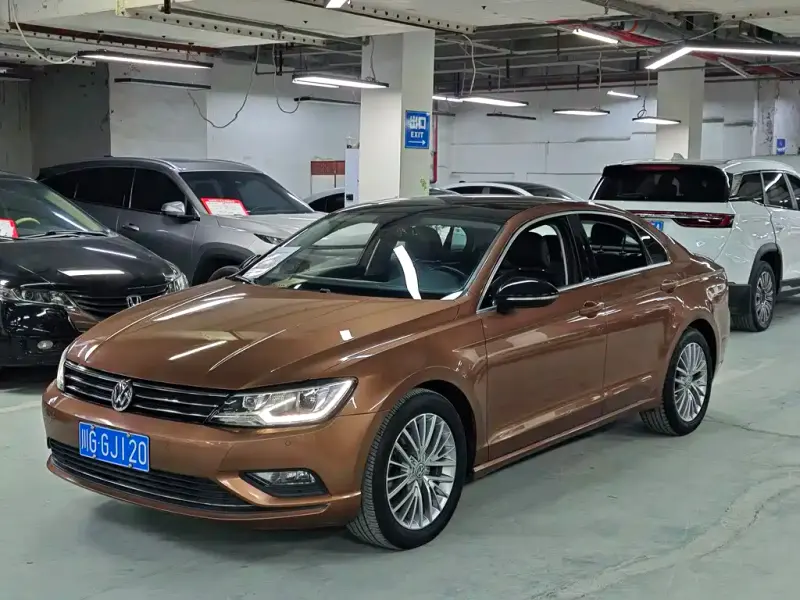 Volkswagen Lamando, 2015