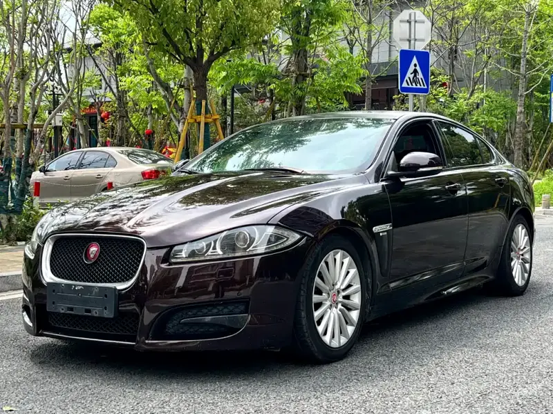 Jaguar XF, 2015