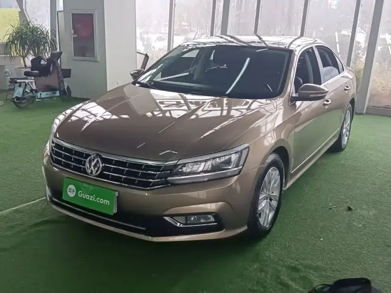 Volkswagen Passat, 2017 — фото 1