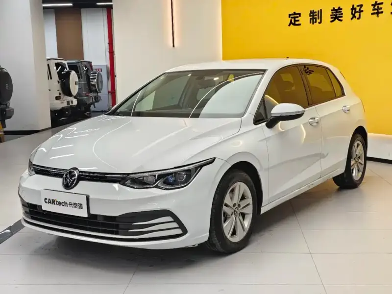 Volkswagen Golf, 2023