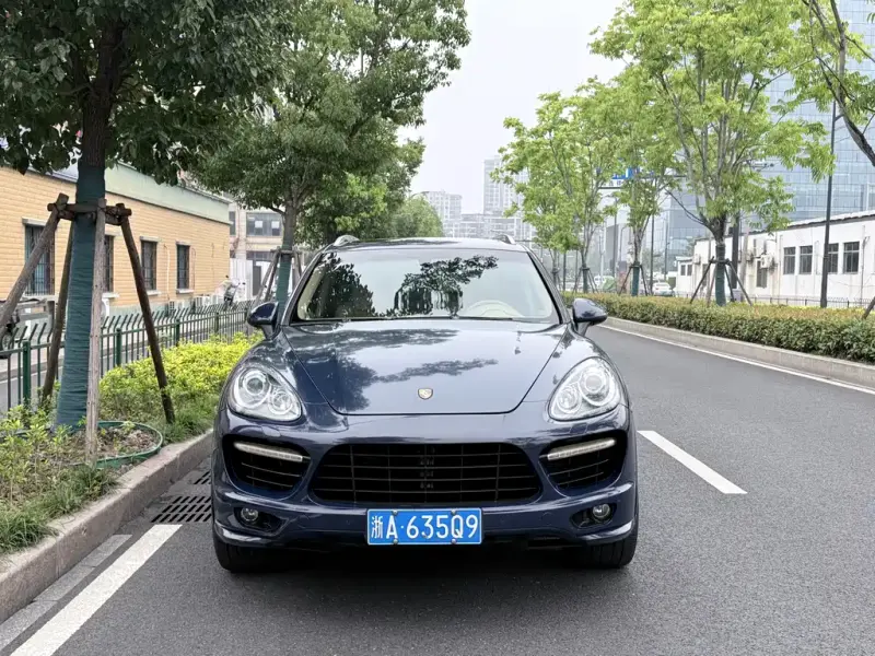 Porsche Cayenne, 2012