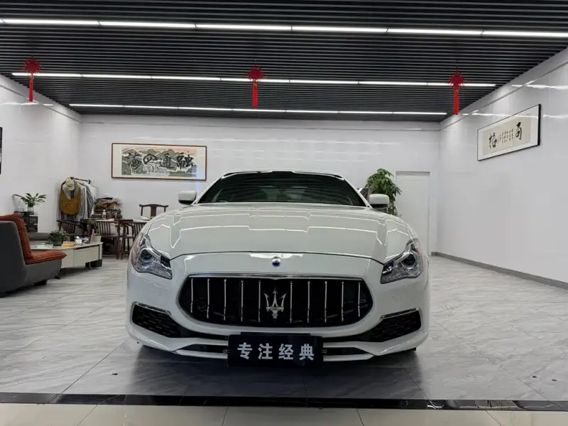 Maserati Quattroporte, 2013