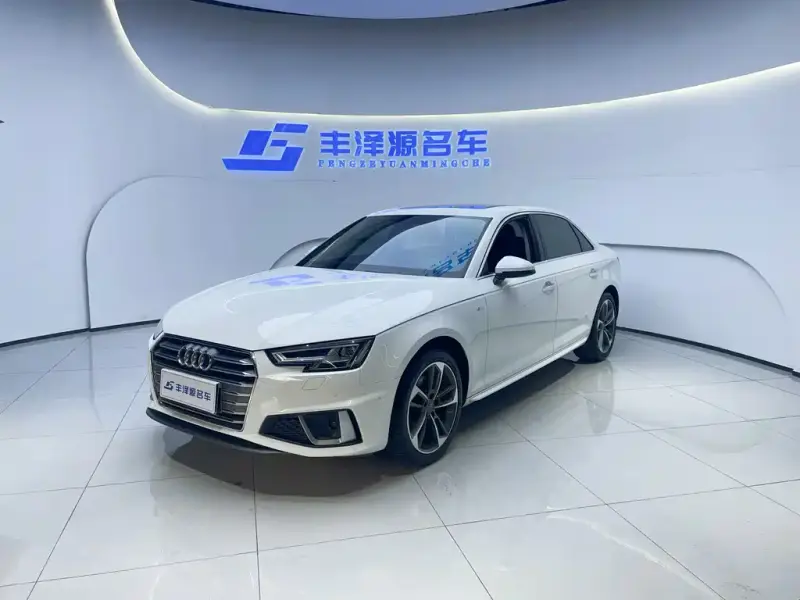 Audi A4L, 2019 — фото 1