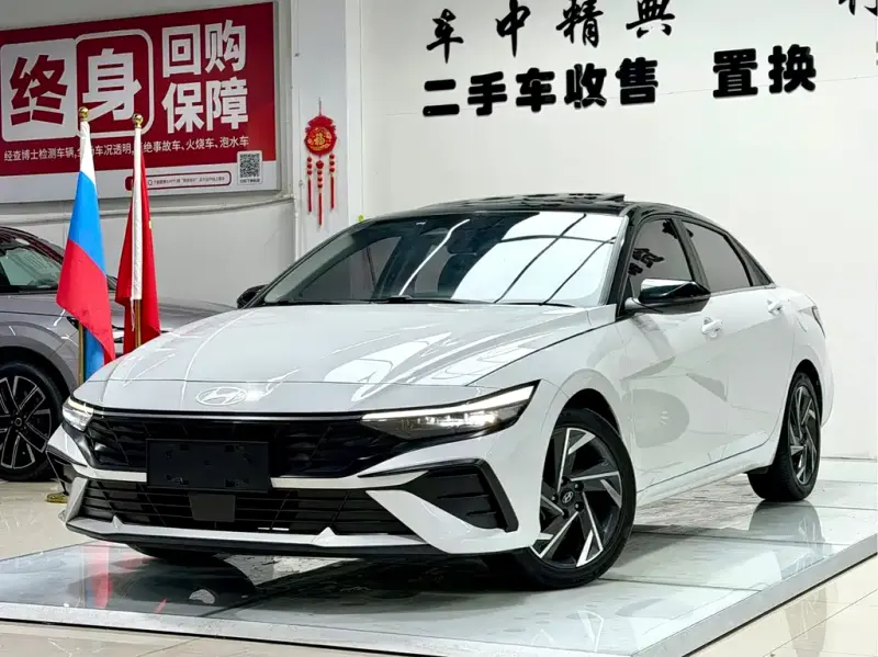 Hyundai Elantra, 2023 — фото 1