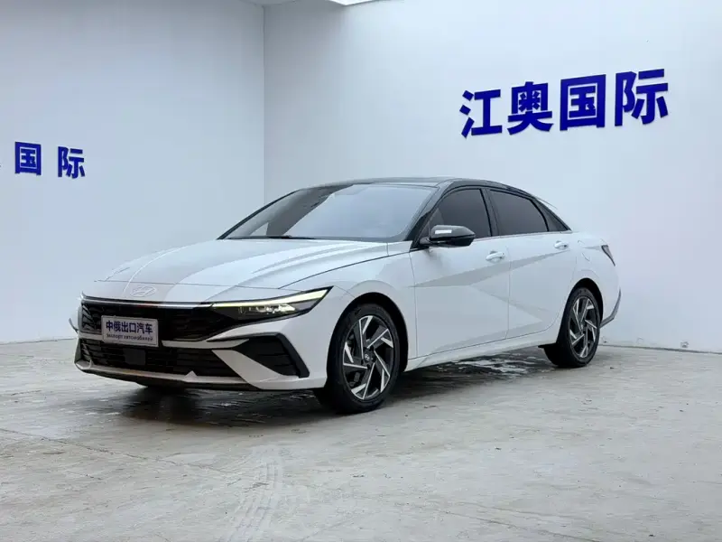 Hyundai Elantra, 2023 — фото 1