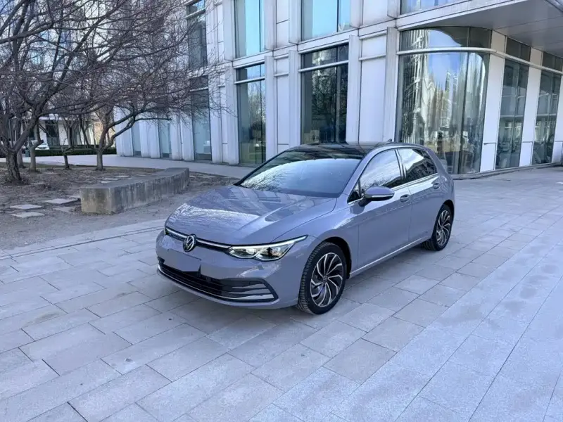 Volkswagen Golf, 2024