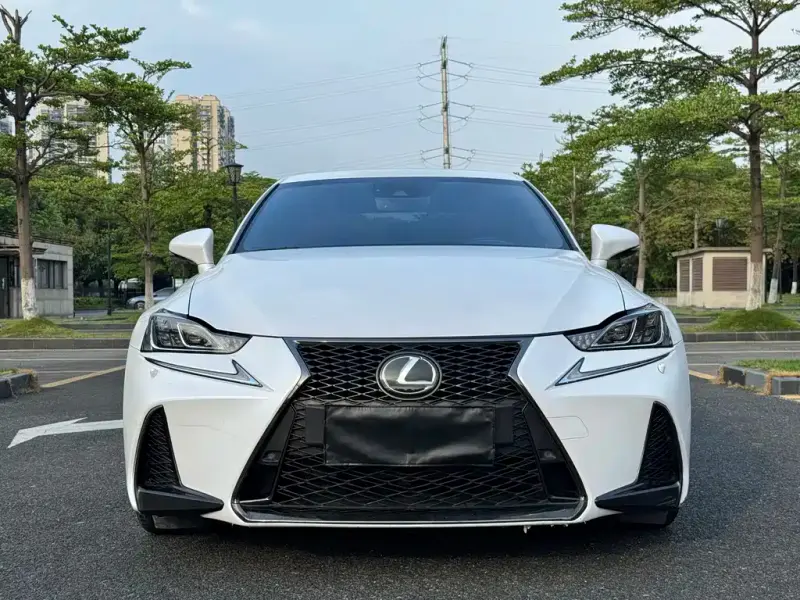 Lexus IS, 2018