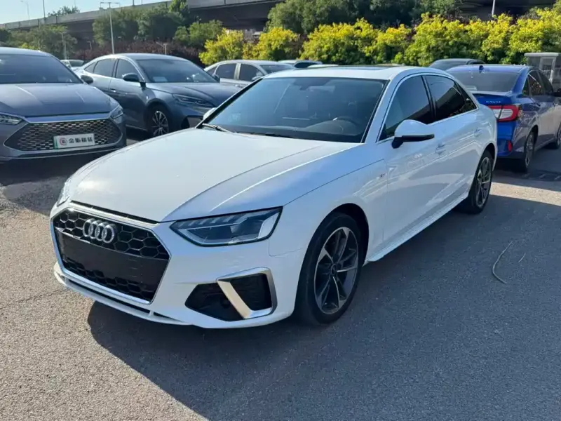 Audi A4L, 2023