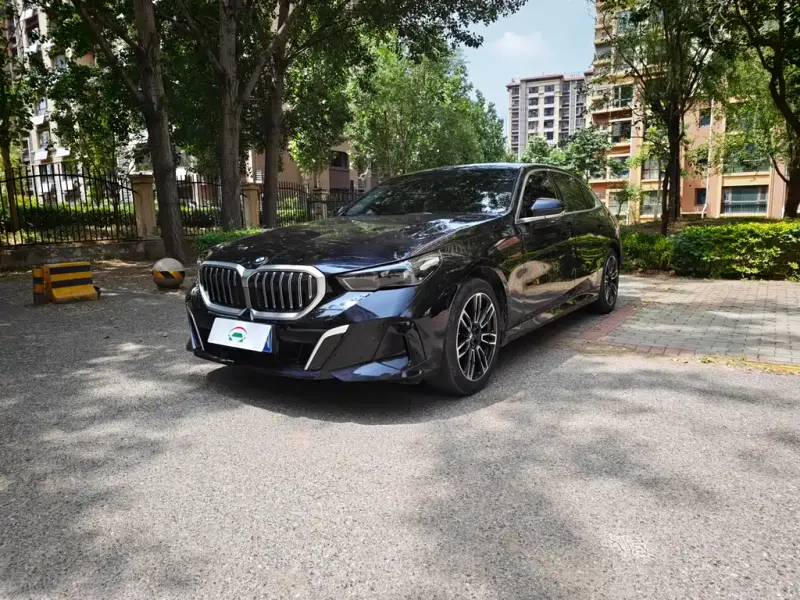 BMW 5 Series, 2025